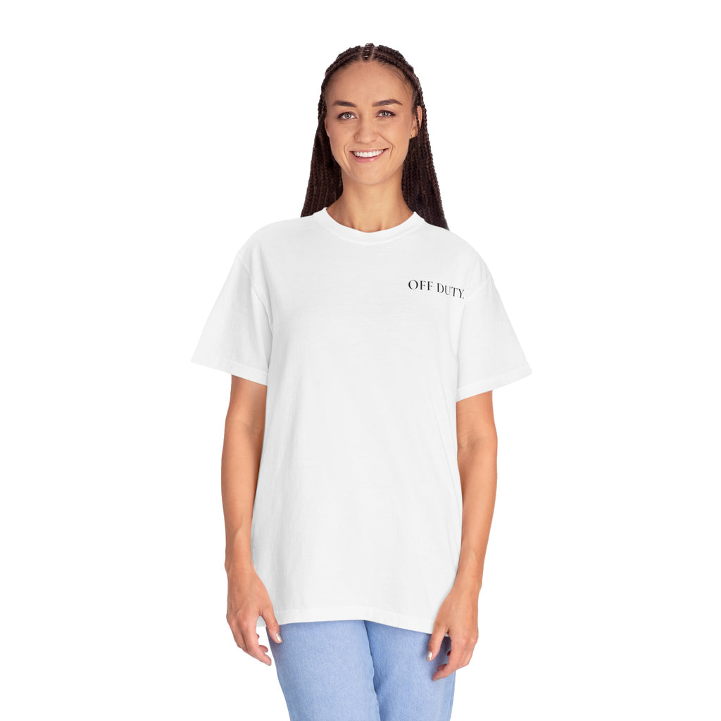 Damen T-Shirt „OFF DUTY“ – Minimalistisches „Out of Office“ Büro-Flucht Shirt
