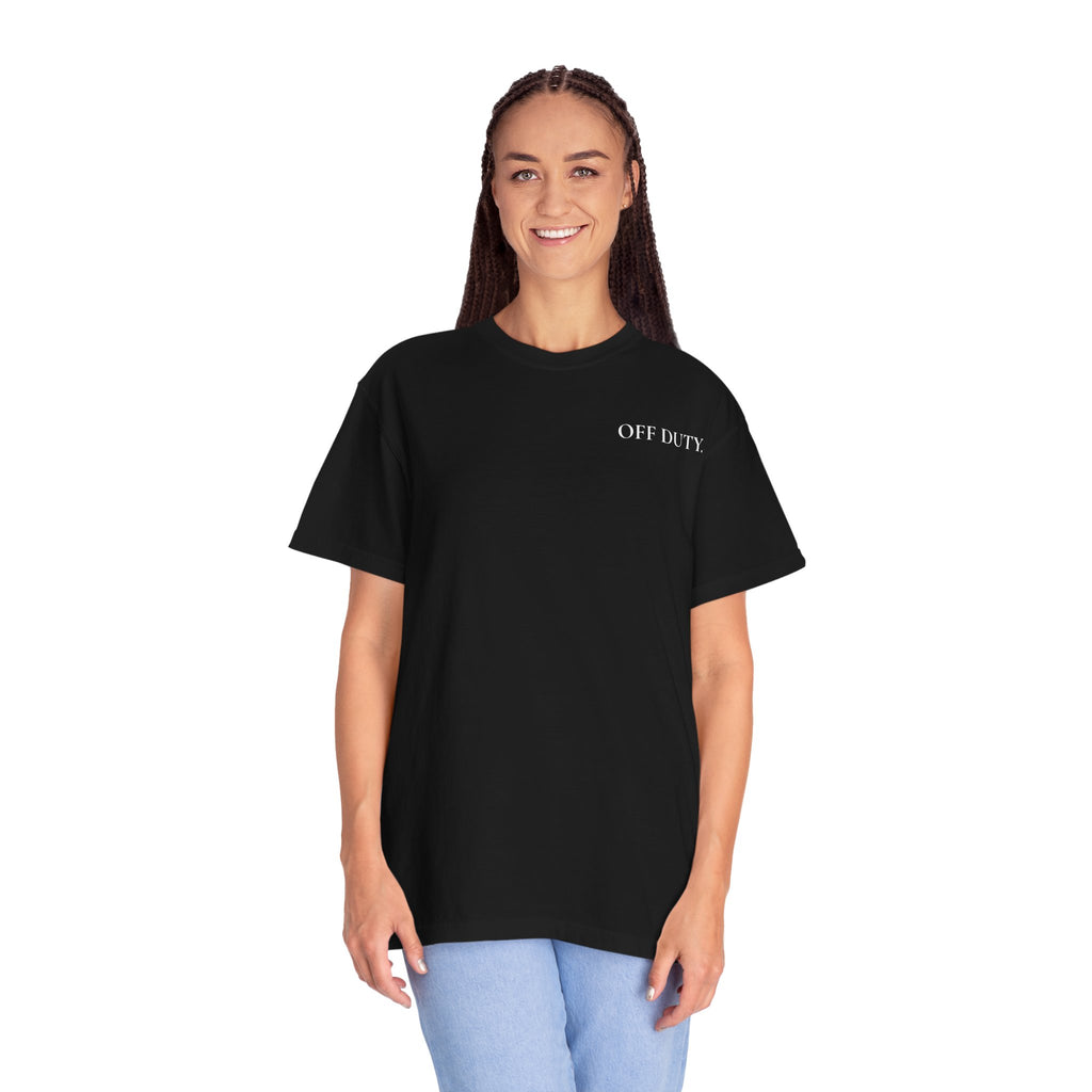 Damen T-Shirt „OFF DUTY“ – Minimalistisches „Out of Office“ Büro-Flucht Shirt