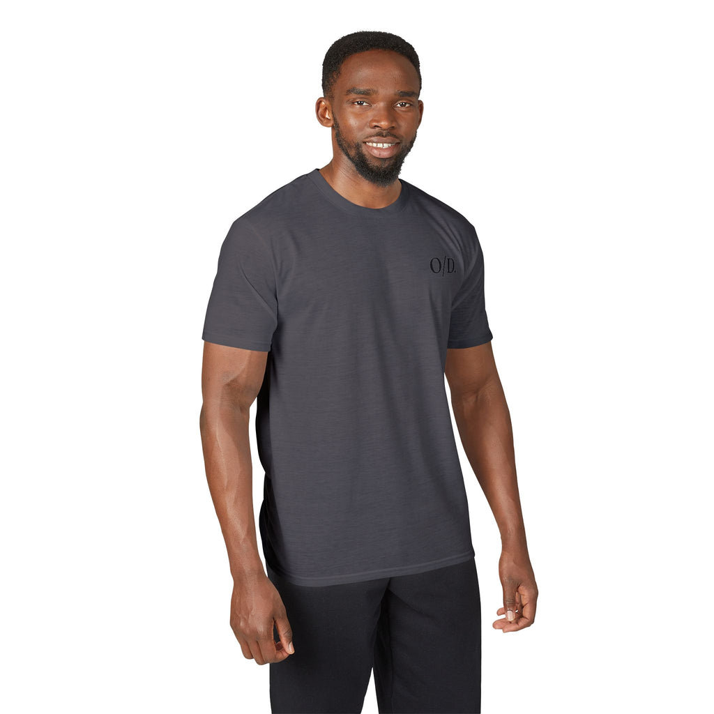 Camiseta de rendimiento con logotipo en el pecho para hombre O/D.