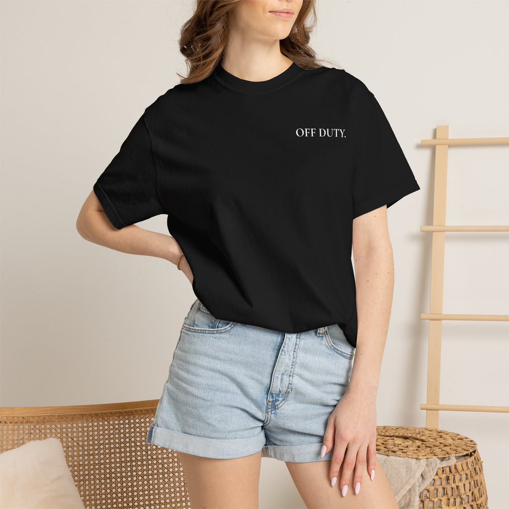 Damen T-Shirt „OFF DUTY“ – Minimalistisches „Out of Office“ Büro-Flucht Shirt