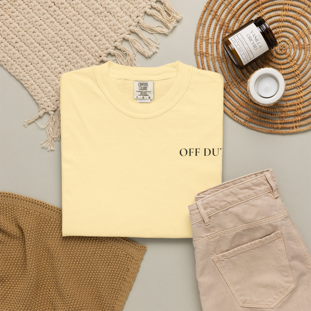 Damen T-Shirt „OFF DUTY“ – Minimalistisches „Out of Office“ Büro-Flucht Shirt