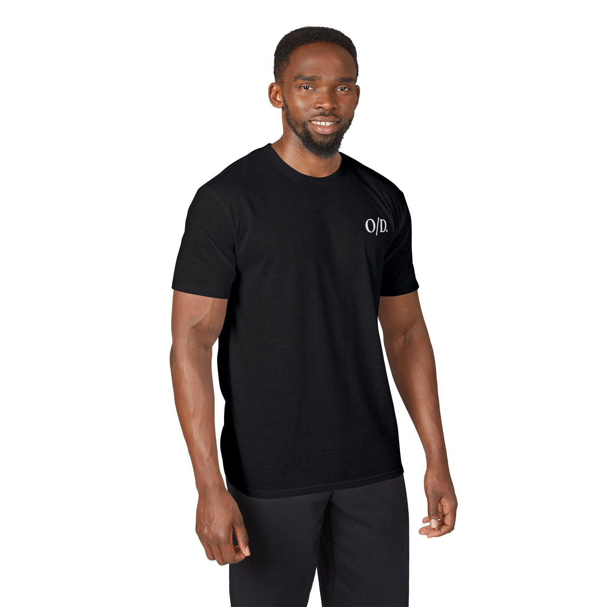 Camiseta de rendimiento con logotipo en el pecho para hombre O/D.
