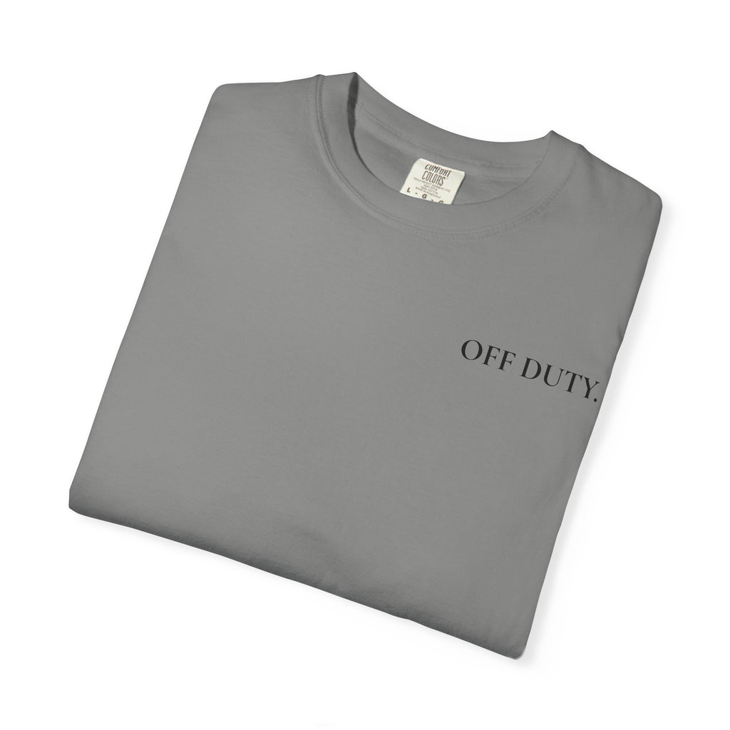 Damen T-Shirt „OFF DUTY“ – Minimalistisches „Out of Office“ Büro-Flucht Shirt