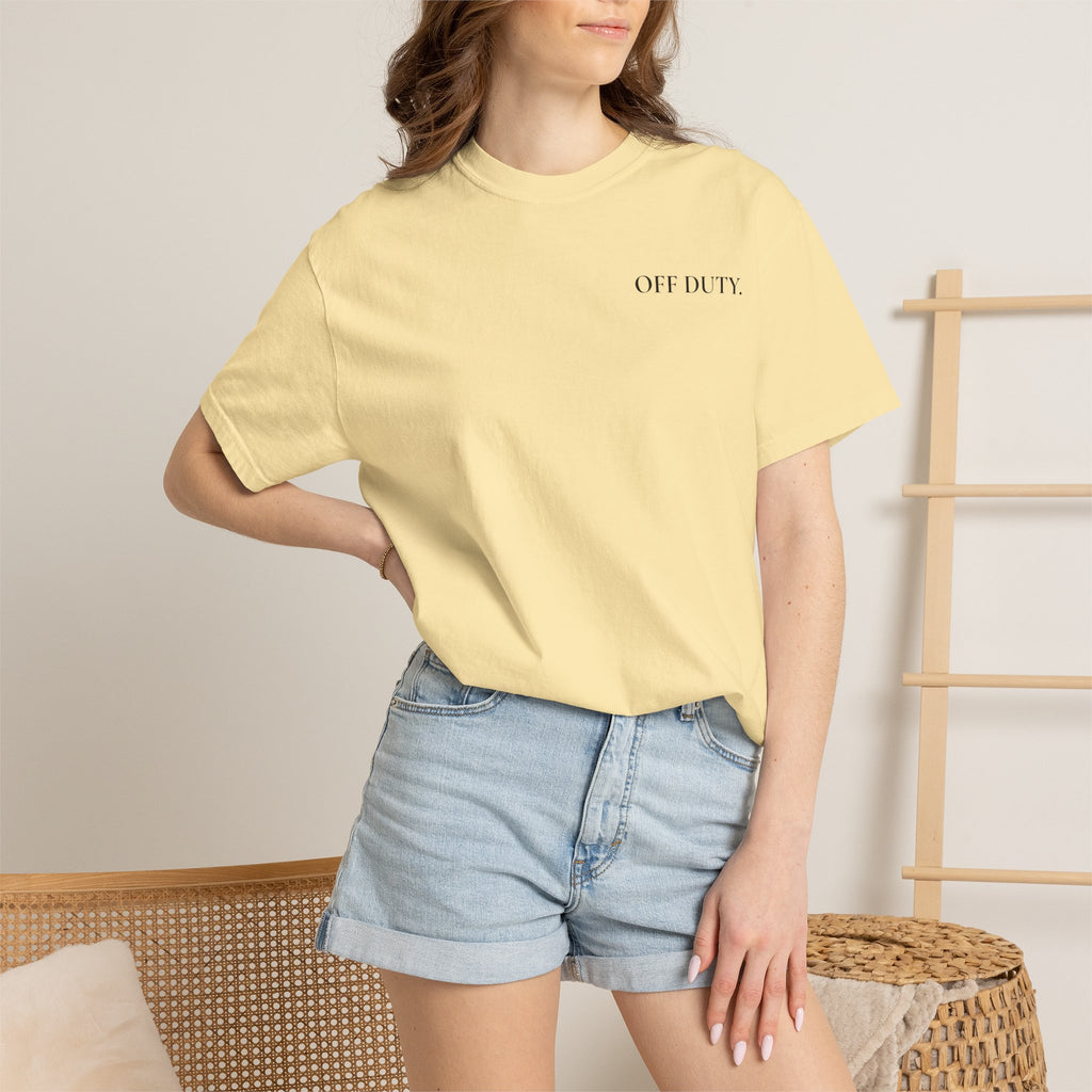 Damen T-Shirt „OFF DUTY“ – Minimalistisches „Out of Office“ Büro-Flucht Shirt